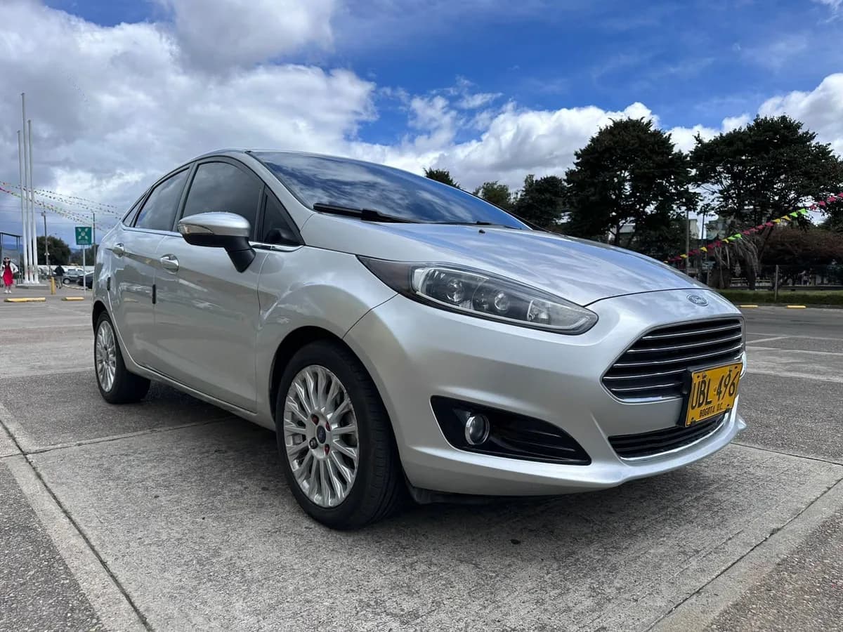 Ford Fiesta 2015 AT